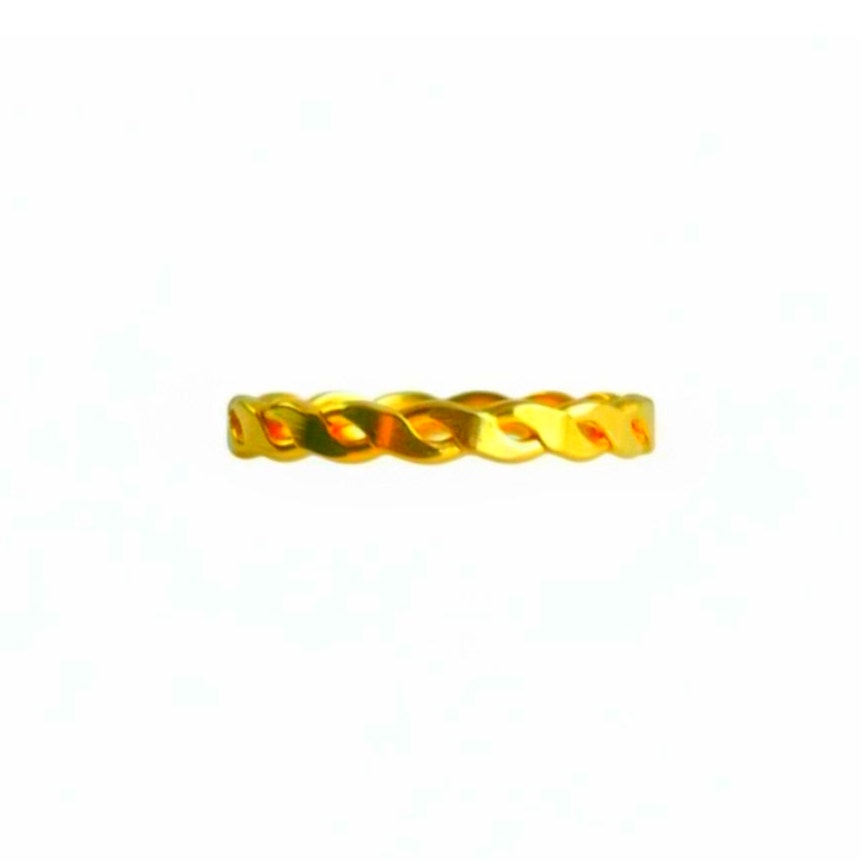 Gold-Tone Twisted Link Ring