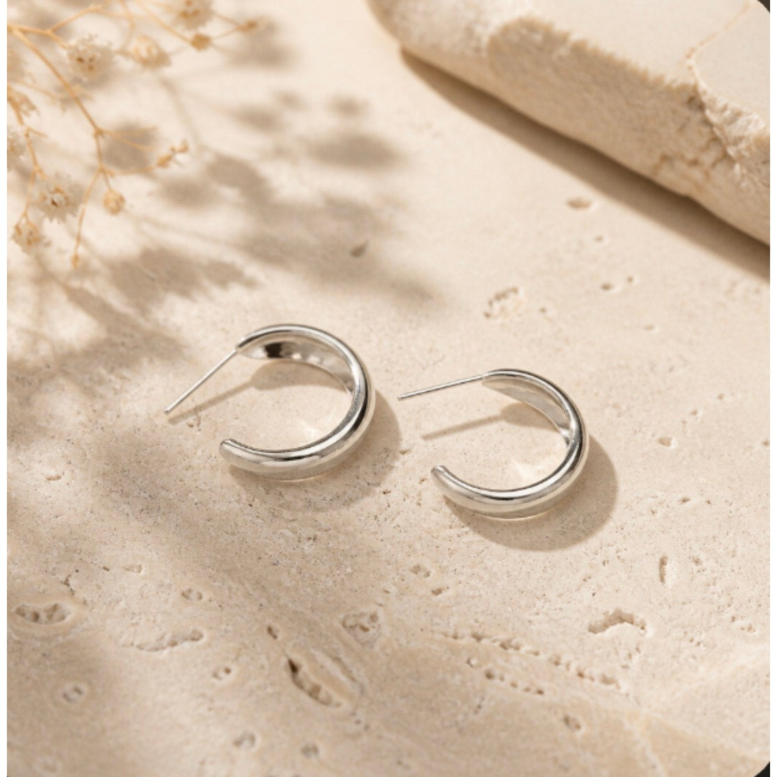 Chunky Silver C-Shape Hoop Earrings — Minimalist High-Polish Dome Tube Open Huggies