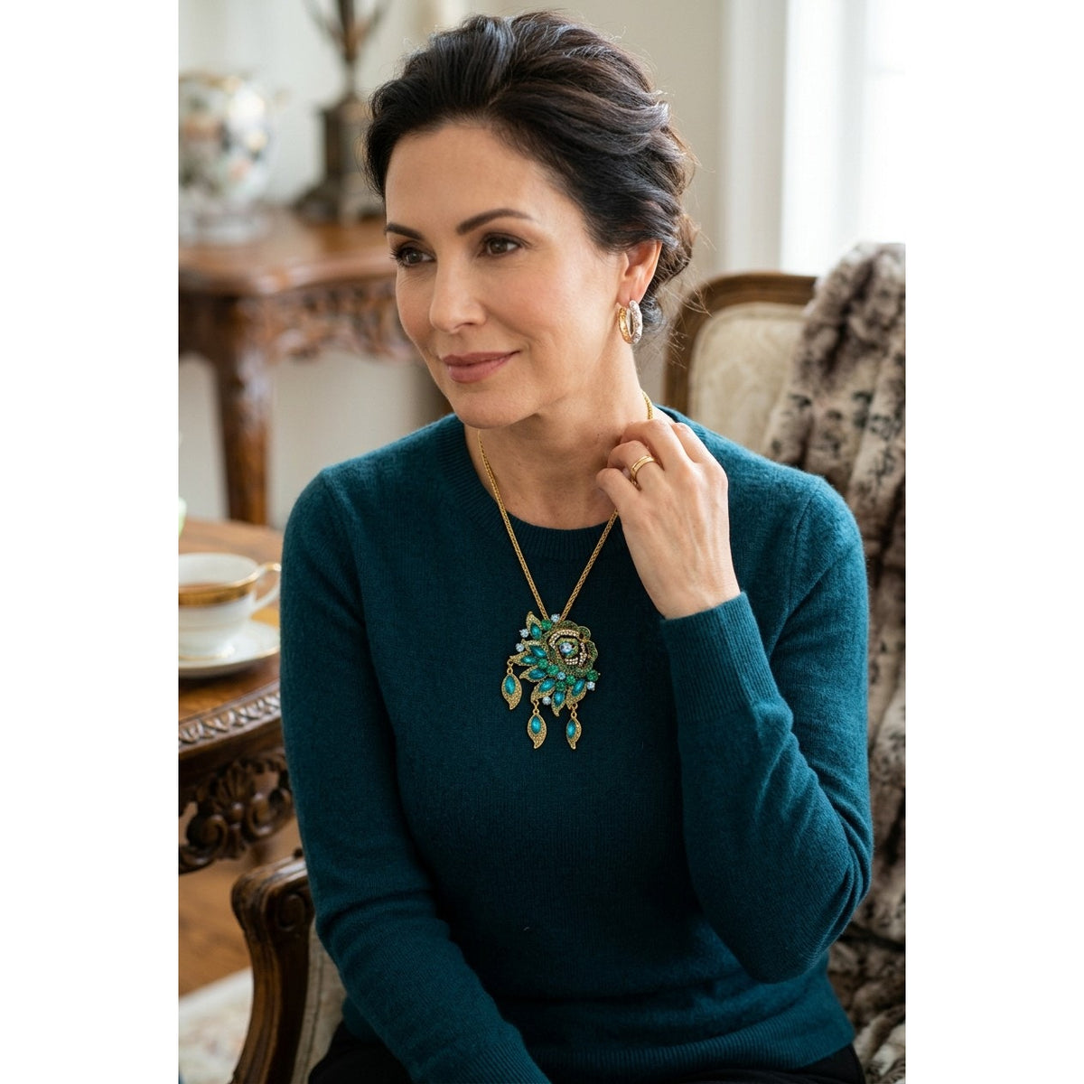 Vintage Rhinestone Rose Statement Pendant Necklace