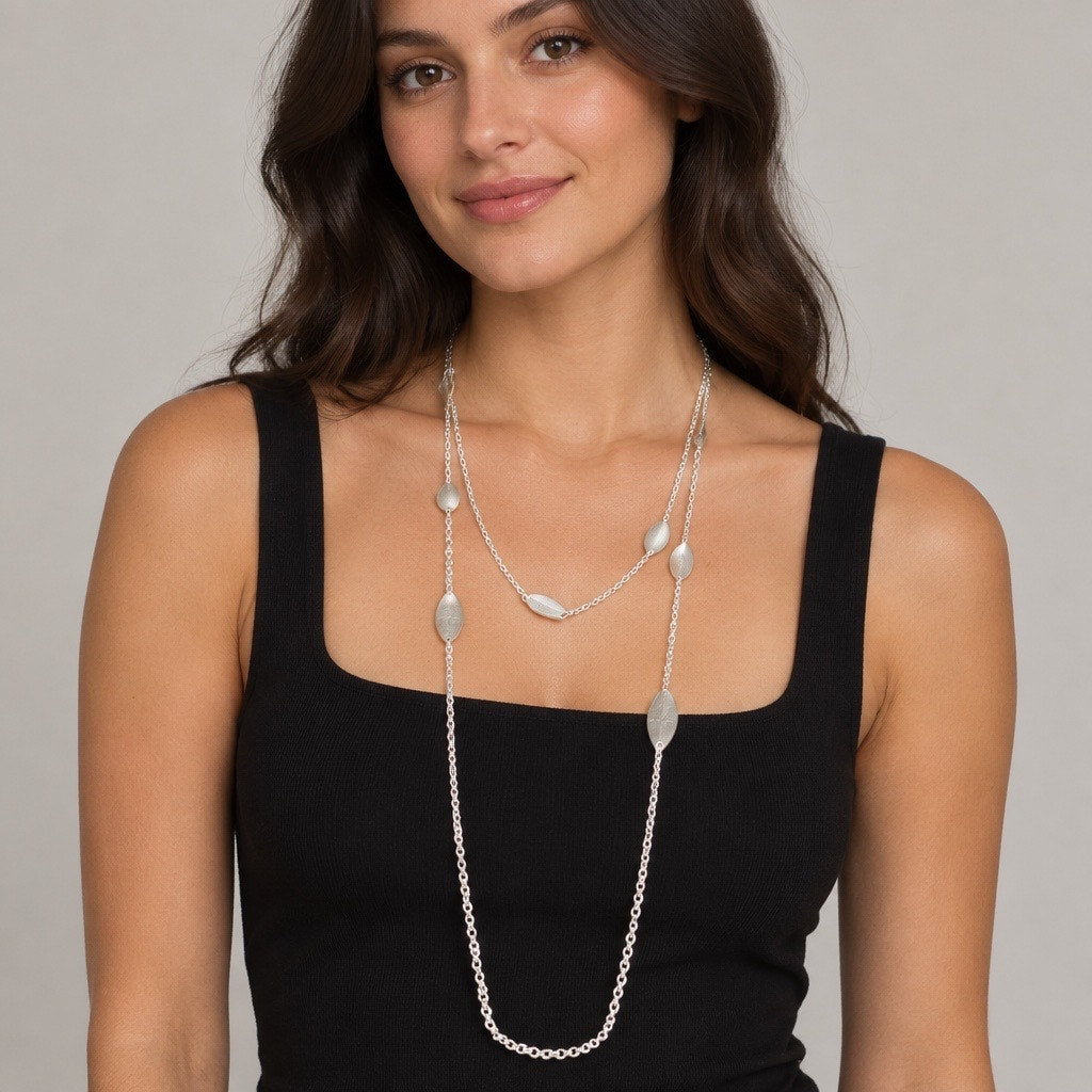Vintage Discontinued Premier Designs Vintage Silver-Tone Textured Station Necklace