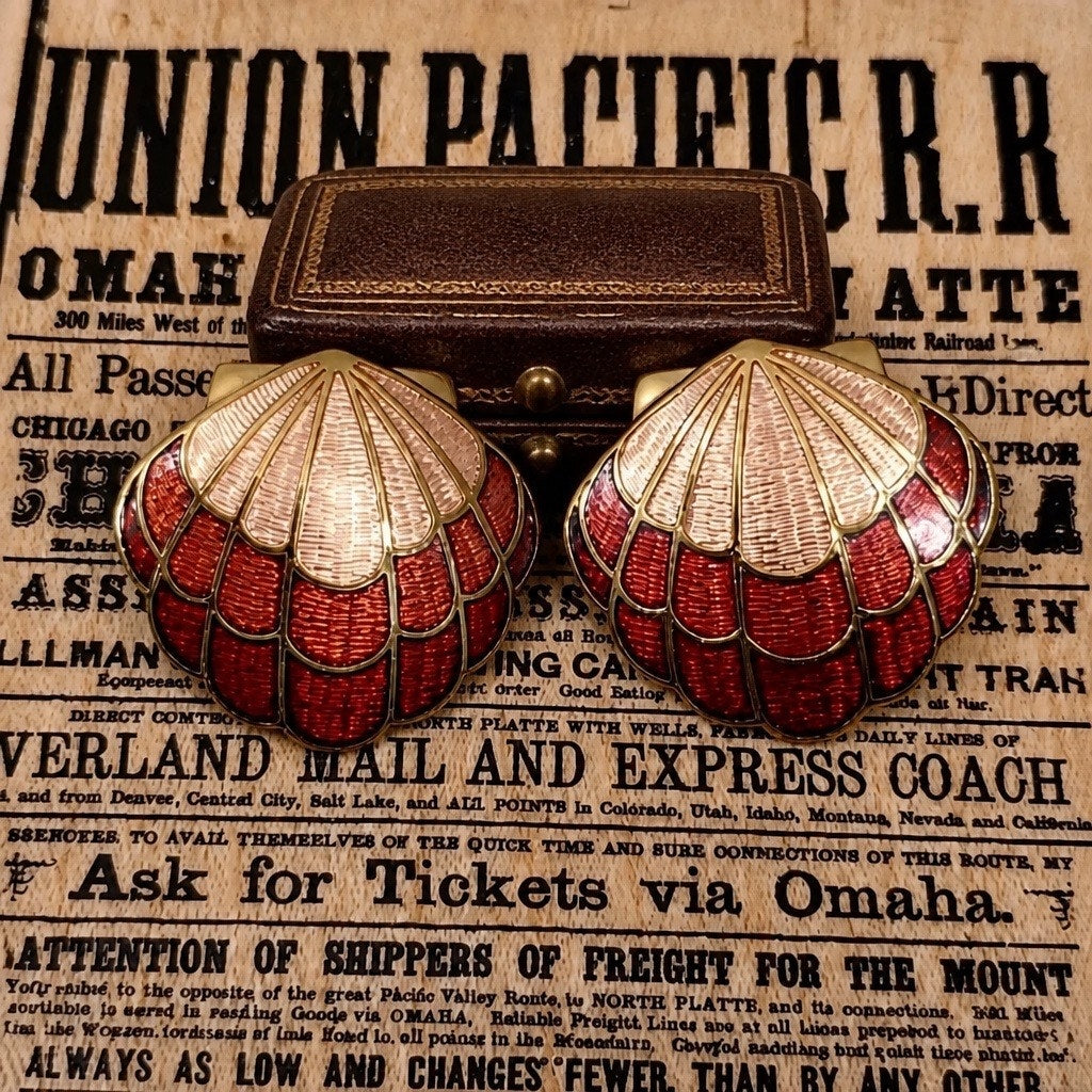 VTG 1988 Avon Signed Pink Burgundy Cloisonne Enamel Clam Shell Stud Earrings