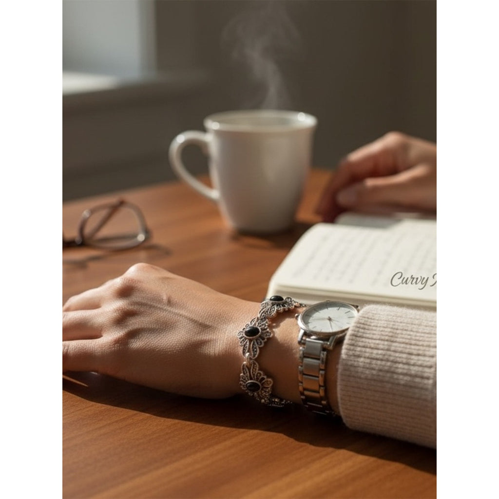 Vintage-Inspired Black Agate Stone Floral Link Bracelet