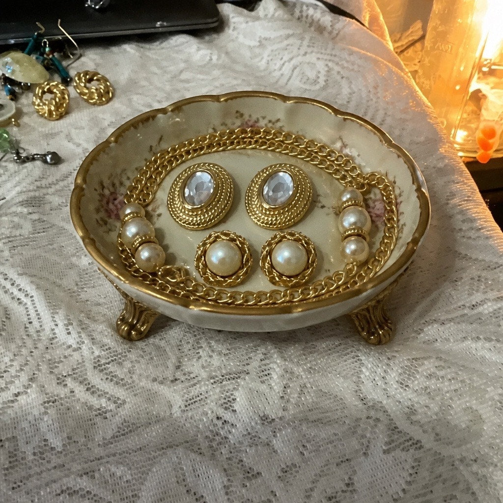 ✨ THE ULTIMATE OLD MONEY ELEGANCE: VINTAGE LIQUID GOLD & CUSHION PEARL 4-PIECE COLLECTION ✨