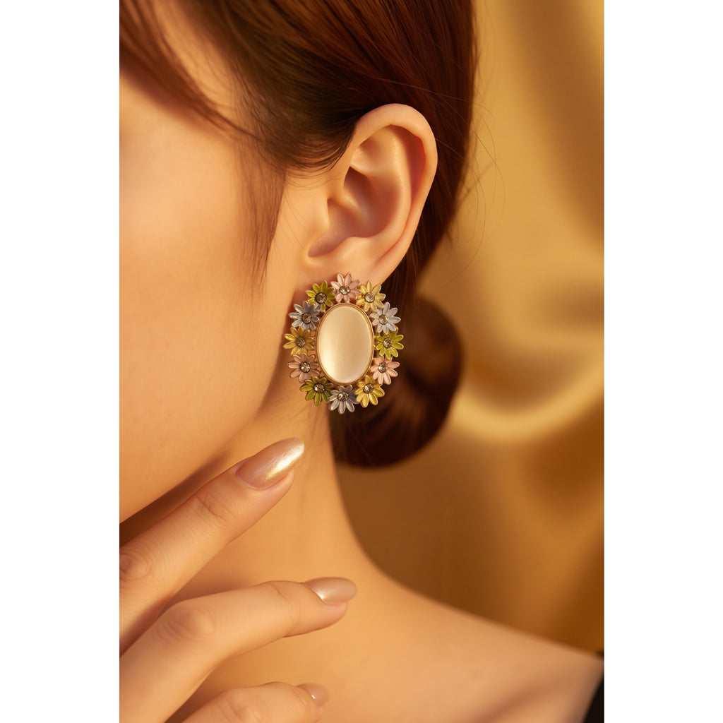 Rare Estate Find • 1950s Japan Pastel Rhinestone Daisy Cameo Earrings ✨