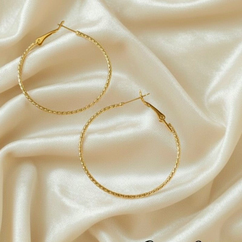 circa 1990s Vintage Diamond Cut Textured Twist Golden Hoop Statement Earrings