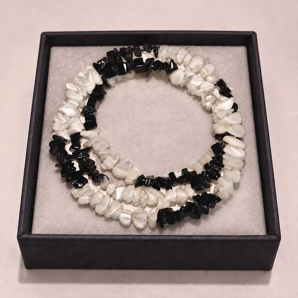 Vintage Black & White Shell Chip Stretch Bracelet