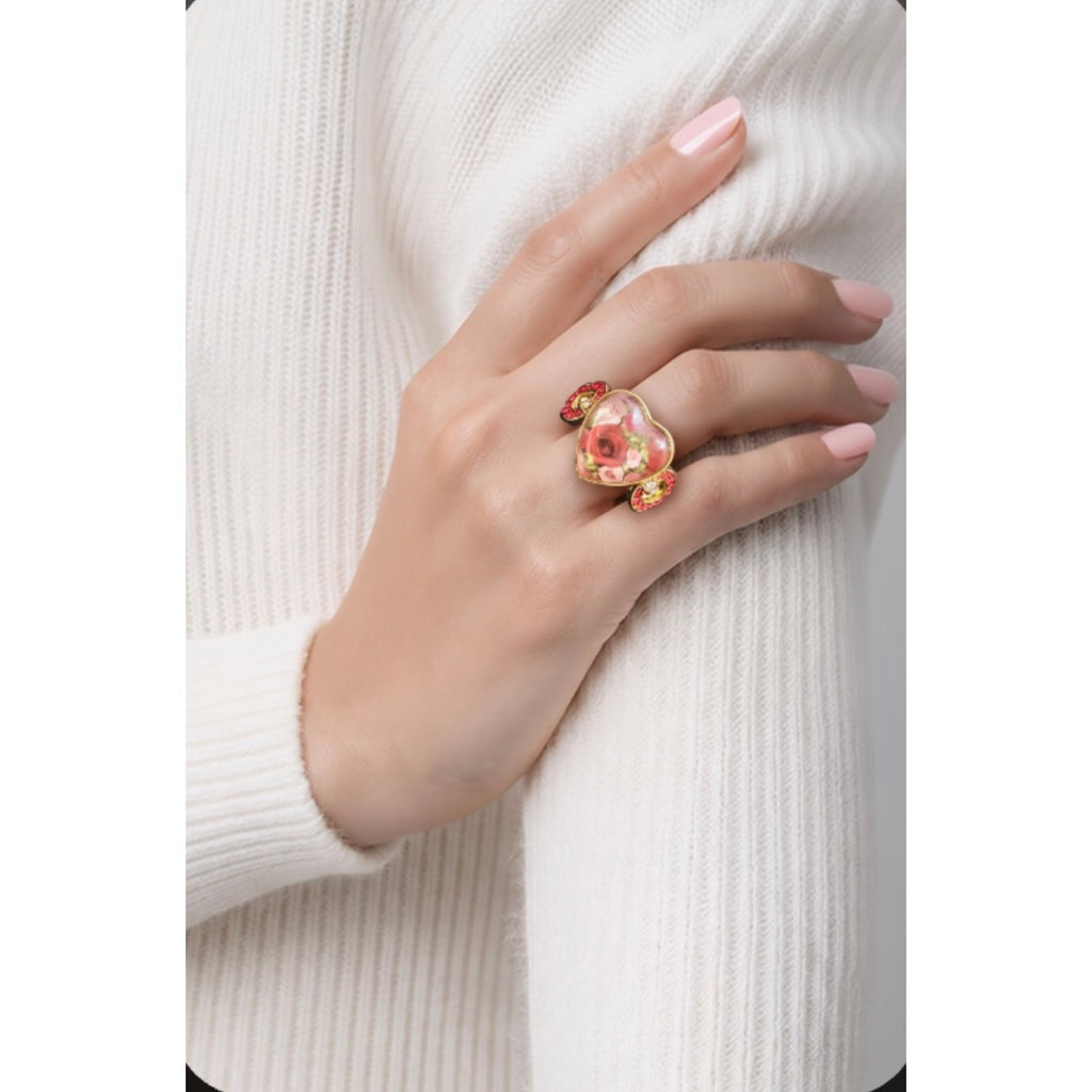 Heart-Shaped Floral Ring with Red‎ Accents