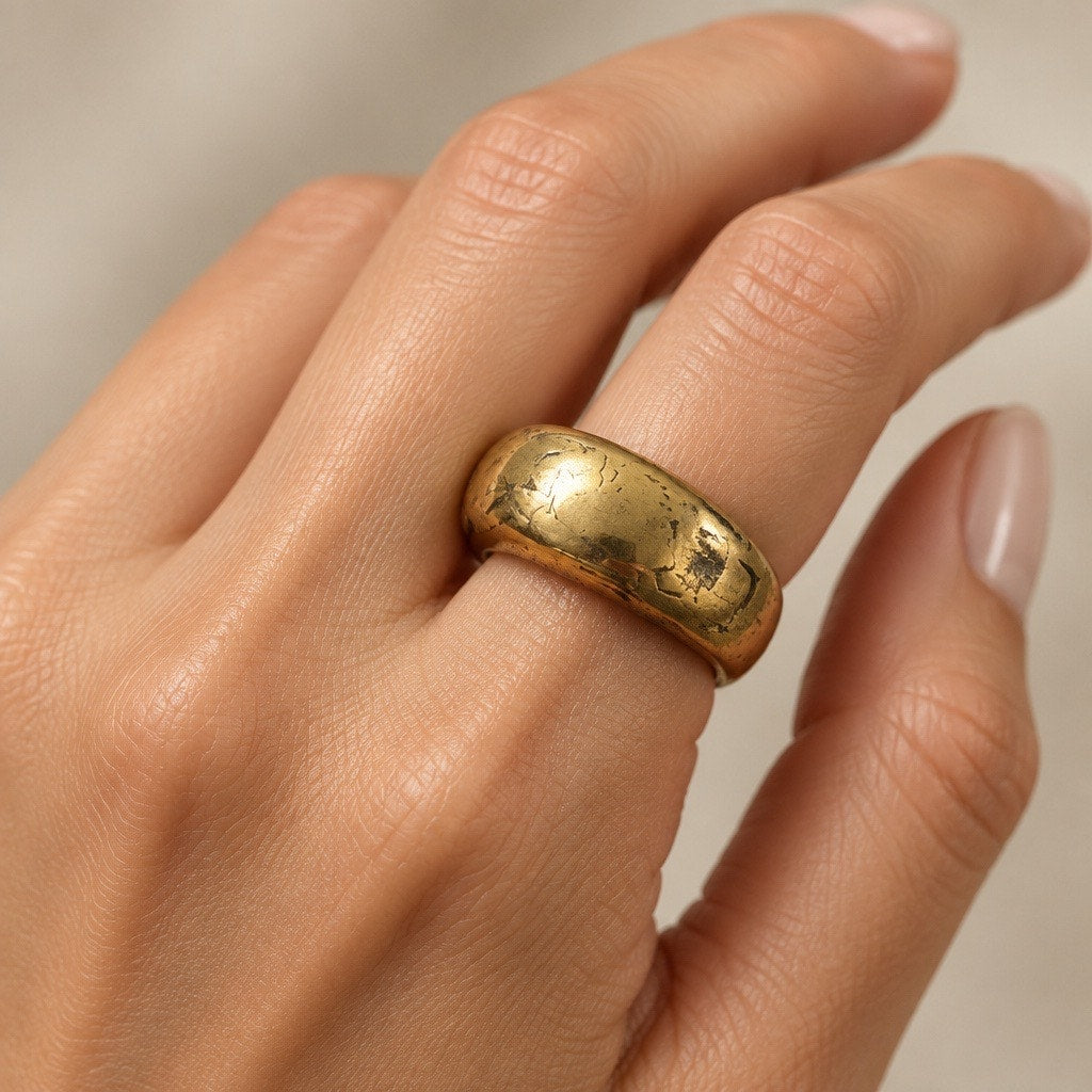 ✨ VINTAGE SIGNED Chunky Gold Dome Statement Ring ✨ size 8