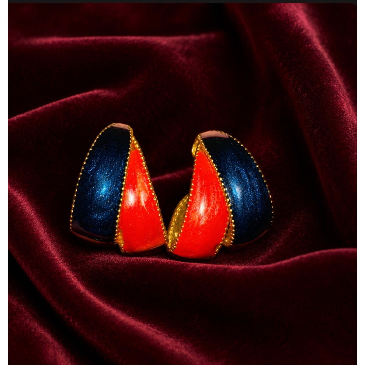 ✨ Midnight & Crimson Enamel Statement Earrings – Vintage Gold-Tone Design